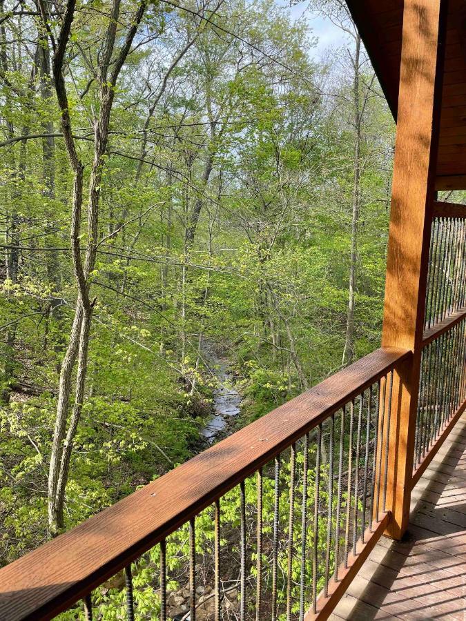 Cricket Hill Treehouse B By Amish Country Lodging Millersburg Bagian luar foto