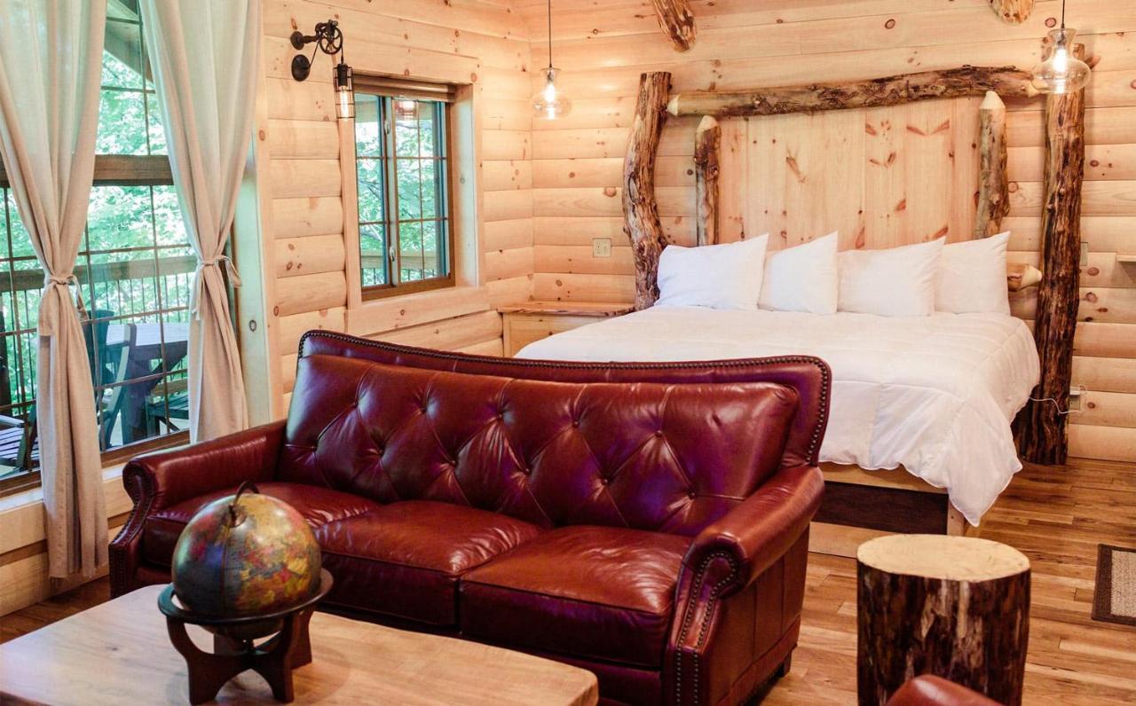 Cricket Hill Treehouse B By Amish Country Lodging Millersburg Bagian luar foto