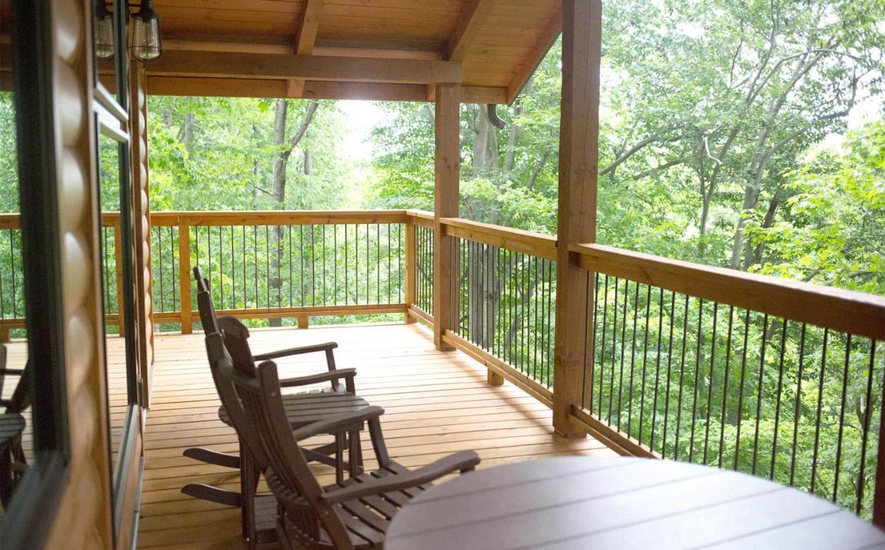 Cricket Hill Treehouse B By Amish Country Lodging Millersburg Bagian luar foto